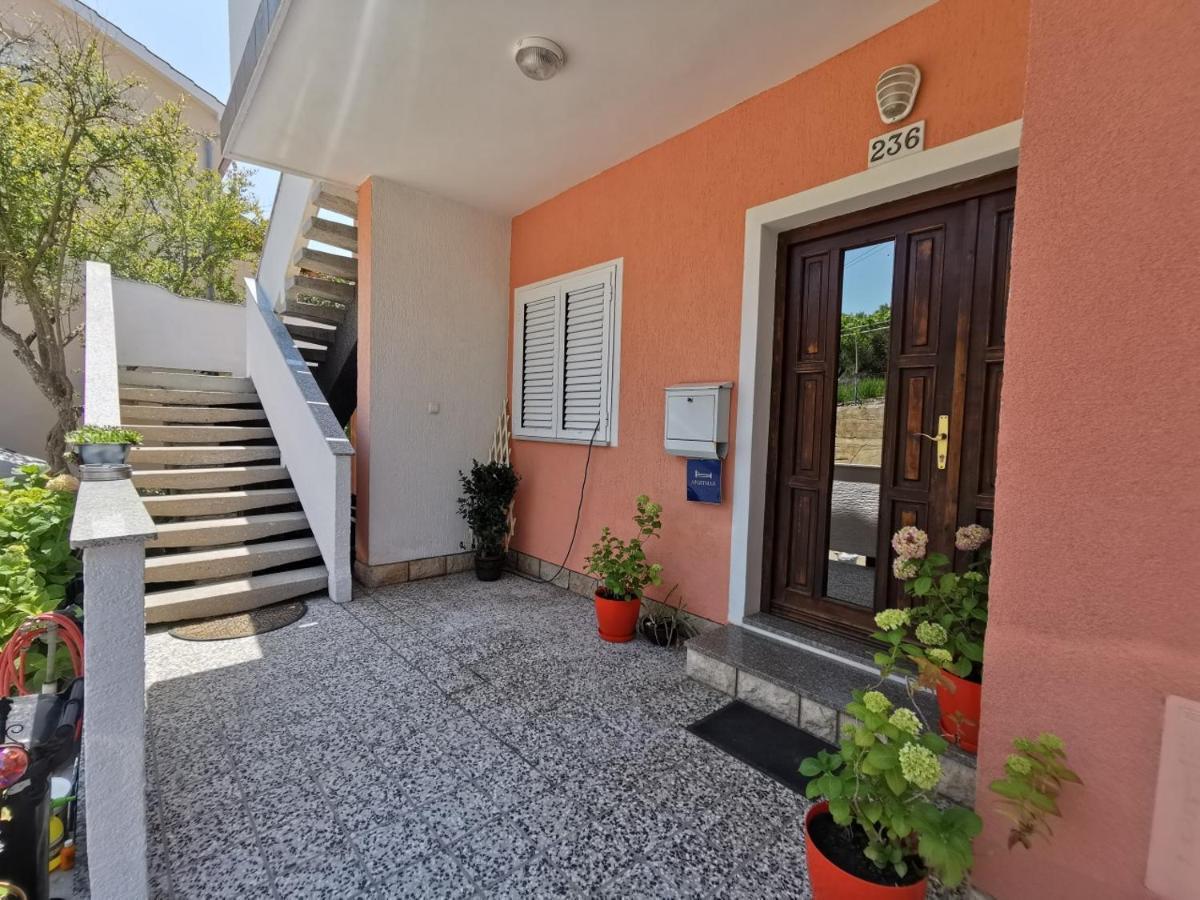 Apartment Martina Banjol Dış mekan fotoğraf