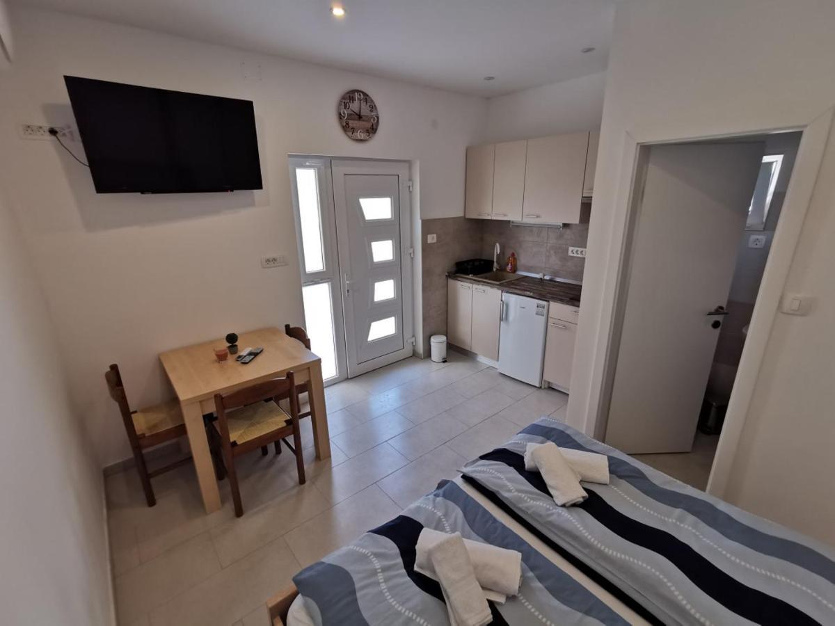 Apartment Martina Banjol Dış mekan fotoğraf