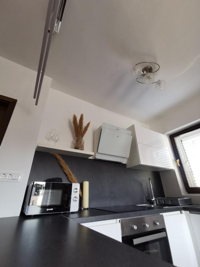 Apartment Martina Banjol Dış mekan fotoğraf