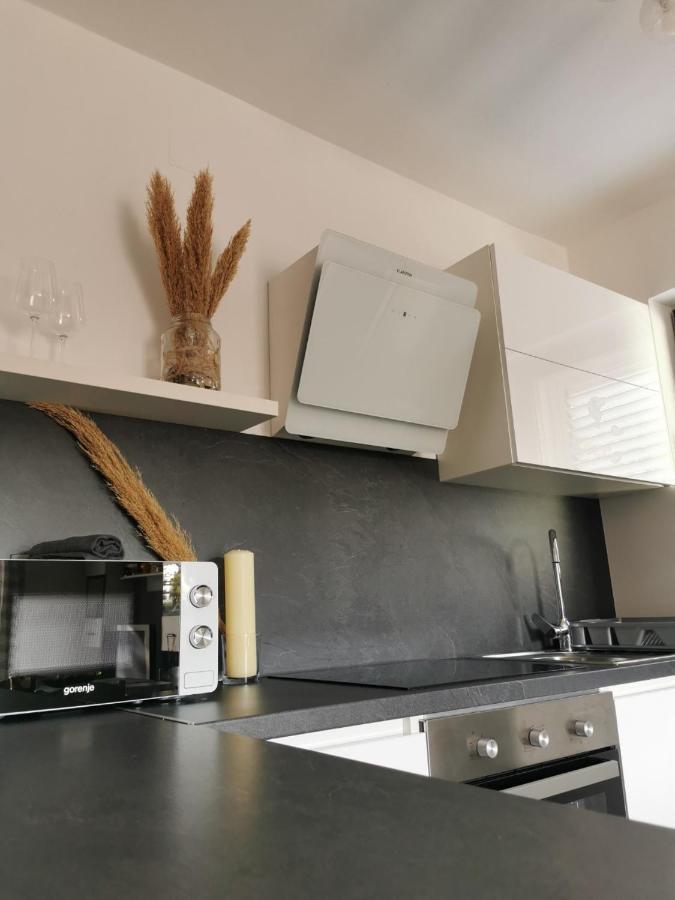 Apartment Martina Banjol Dış mekan fotoğraf